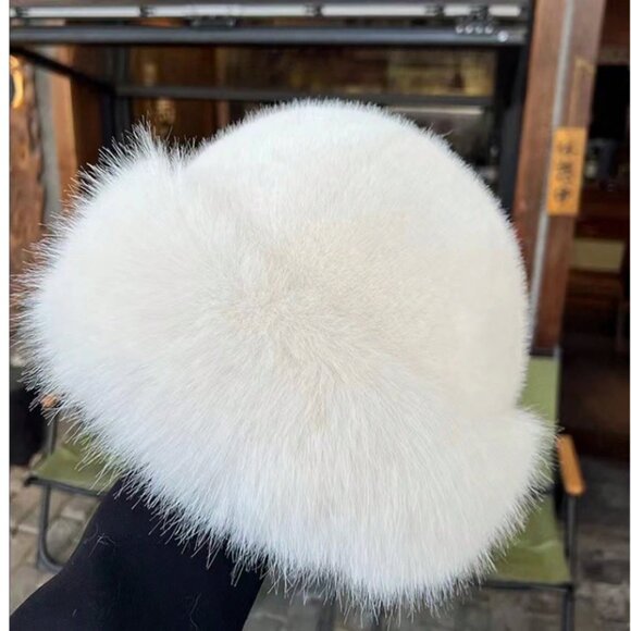 White Faux Fur Winter Bucket Hat - Picture 4 of 4